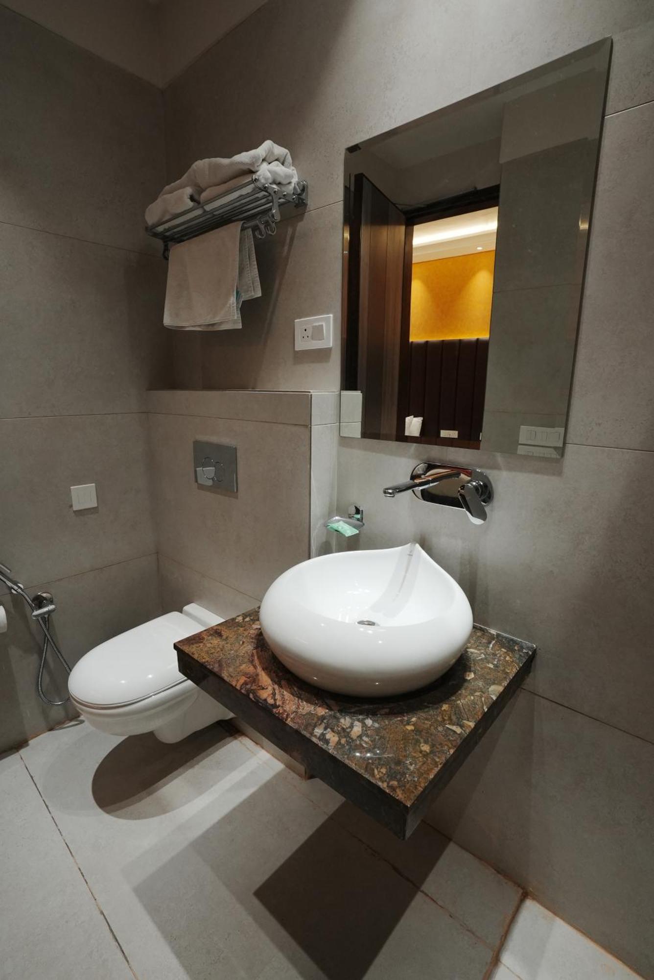 Hotel Moon Inn Just 2 Min Walk From Golden Temple & Jallianwala Bagh Amritsar Luaran gambar